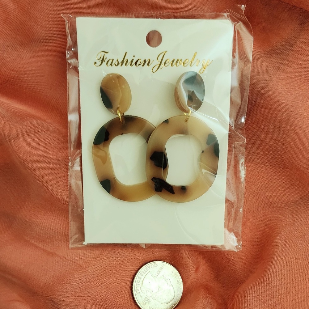 NEW Tortoise Style Oval Hoop Earrings